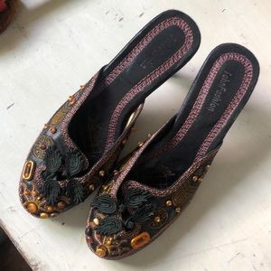 JohnFashion: Asian Inspired Mules: black & gold